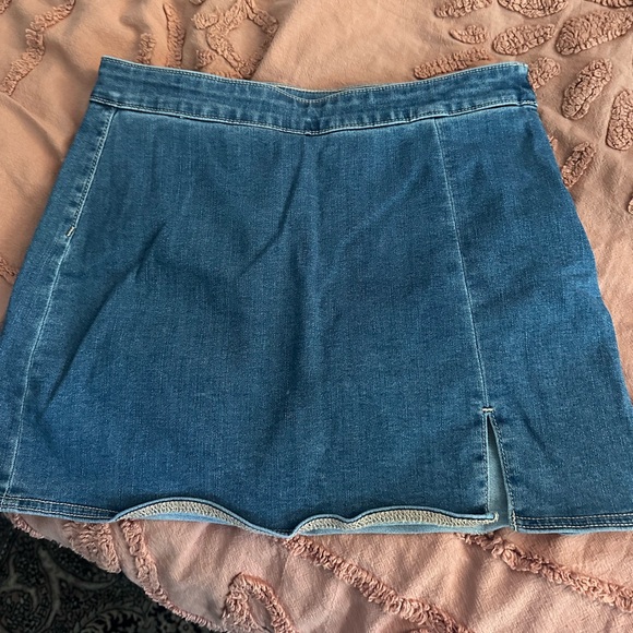 AE Next Level High-Waisted Denim Skort - Picture 2 of 5